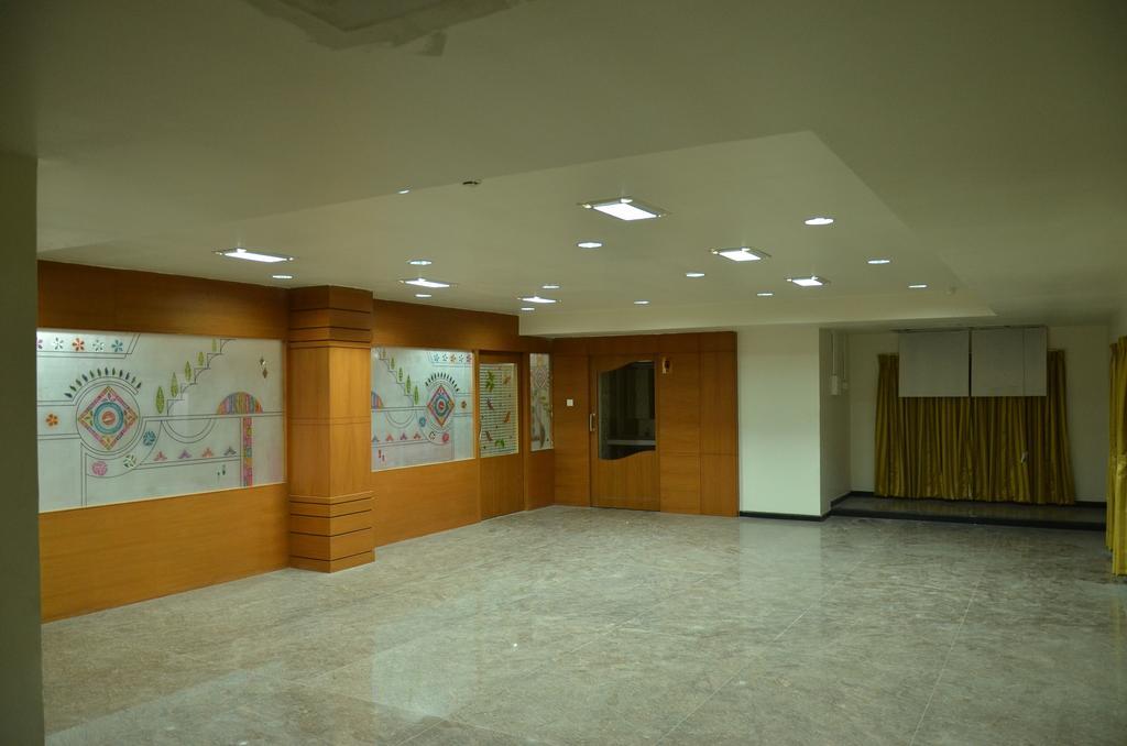 杉雨国际酒店 Nāmakkal 外观 照片